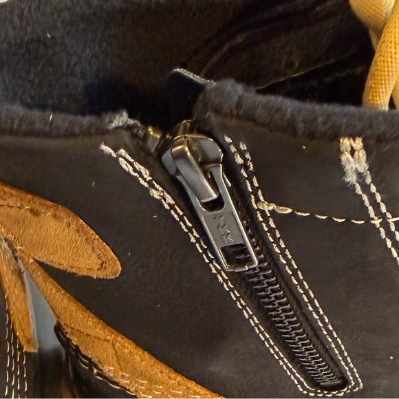 Wolverine Black and Tan Ankle Boots NWOT. - Picture 7 of 12